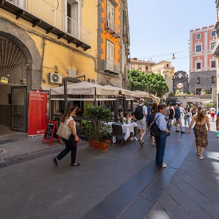 Aristocrat Chiaia Bridge Daire Napoli Dış mekan fotoğraf